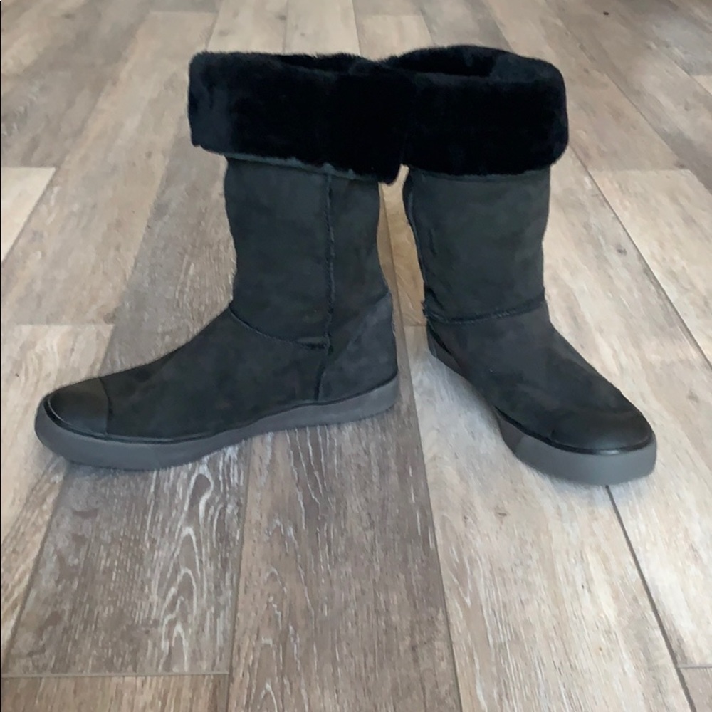Ugg black boots size 8.5 mid Calf sheepskin lined